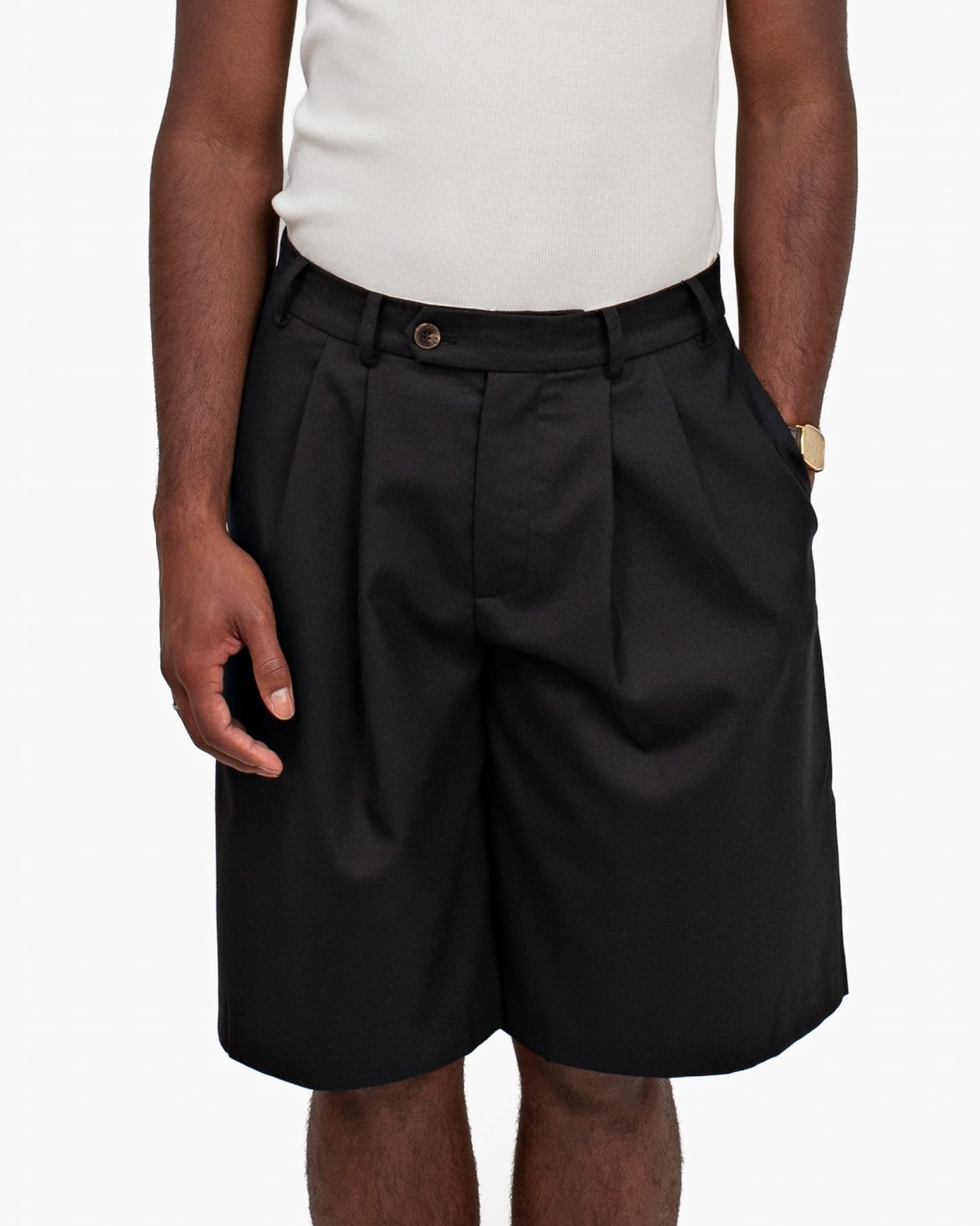 wool pleated shorts
